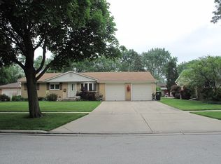 255 Anderson Ter, Des Plaines, IL