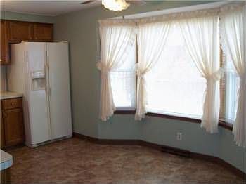 2nd image of 85 Meadowlawn Rd