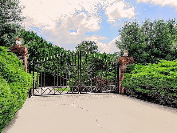 Image 1: HOB_7197-Edit