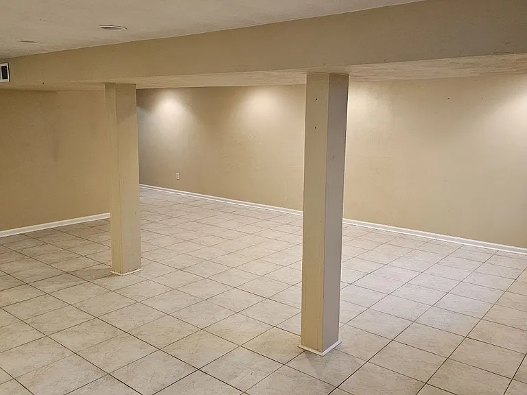 5553 Cynthia Dr — Photo 10