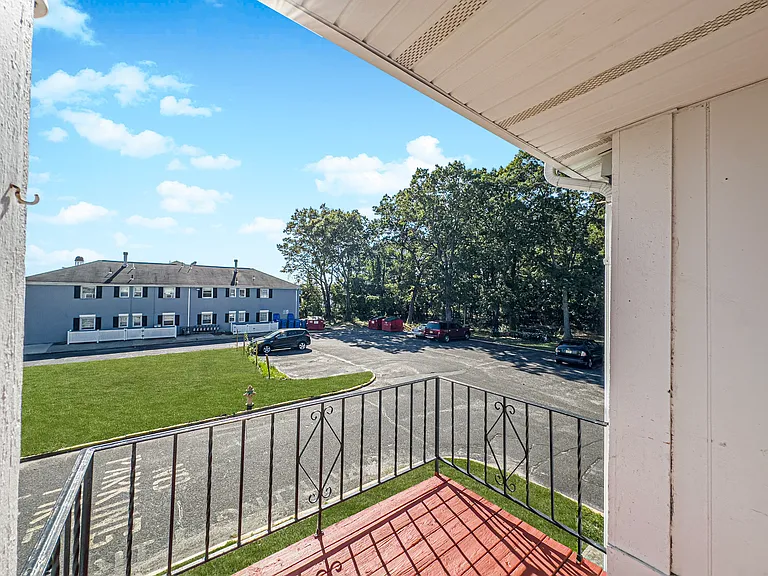 Brick Estates Apartment Homes — Photo 13