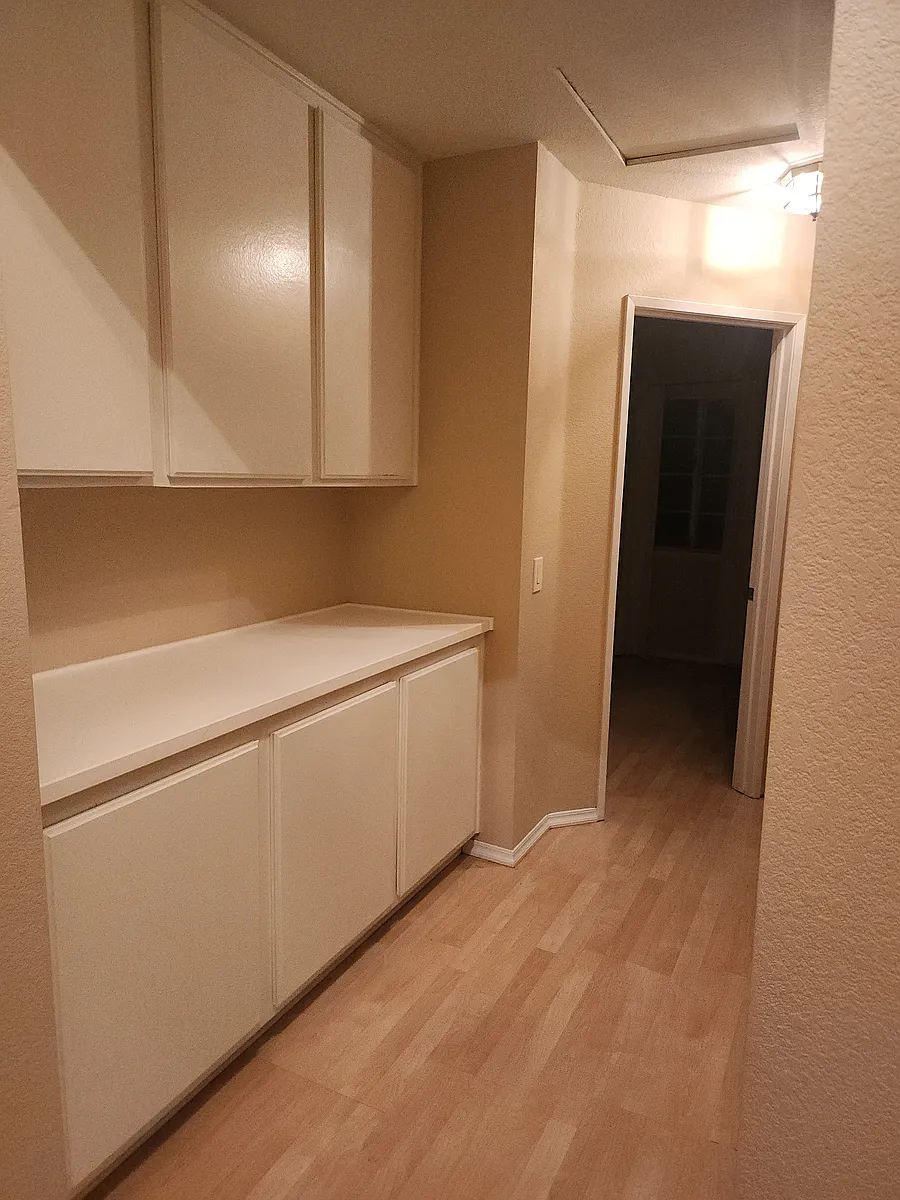 Building Photo - Yellowstone Cir