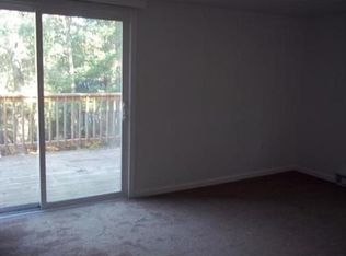 22 Stagecoach Cir, Plymouth, MA 02360