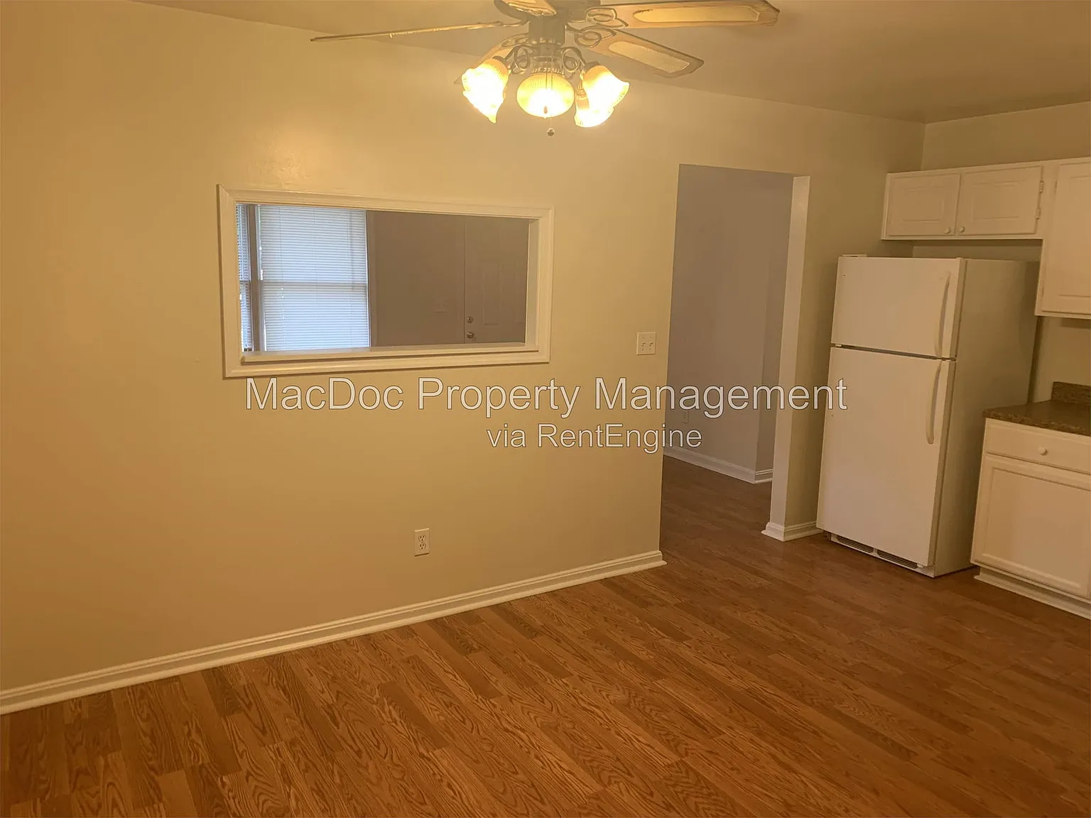 3 bed, 1.0 bath, 1008 sqft, $1,745 — Photo 3