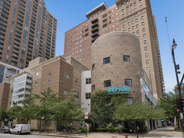 40 E 9th St APT 1512, Chicago, IL 60605