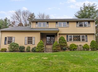 38 Goff Brook Cir, Wethersfield, CT 06109