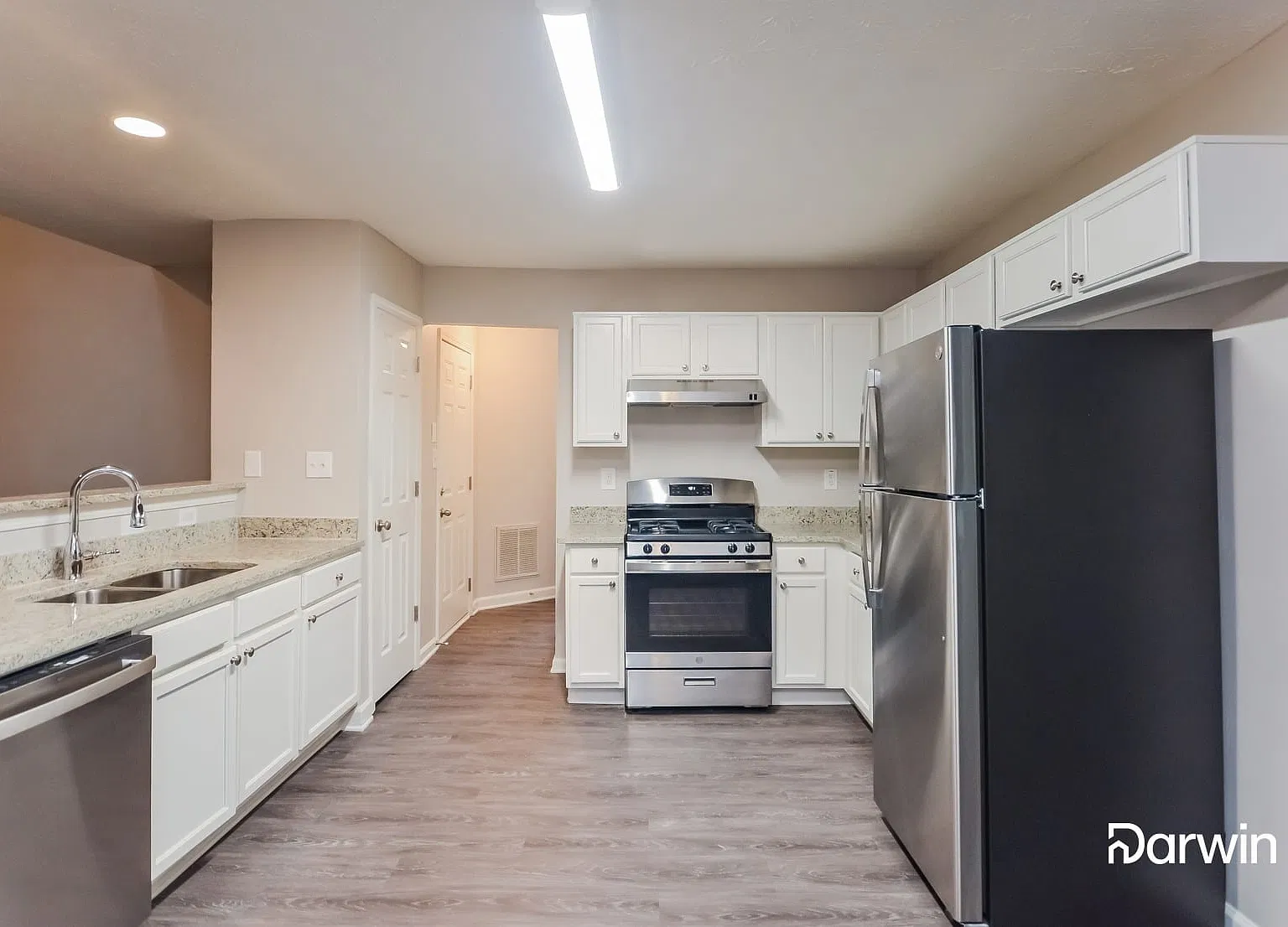3 bed, 2.5 bath, 2632 sqft, $2,195 — Photo 3