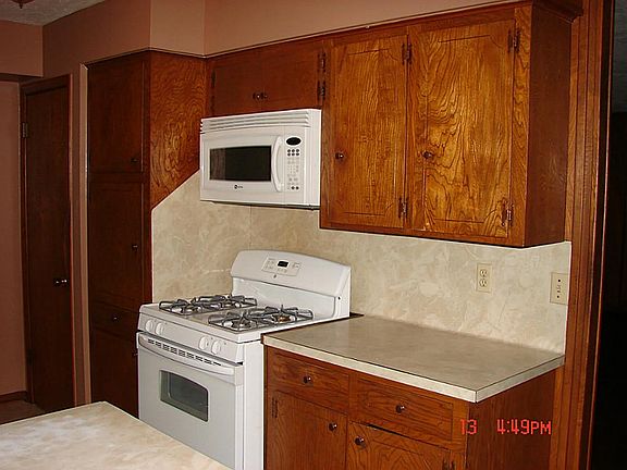 kitchen lots over counter space and cabinets