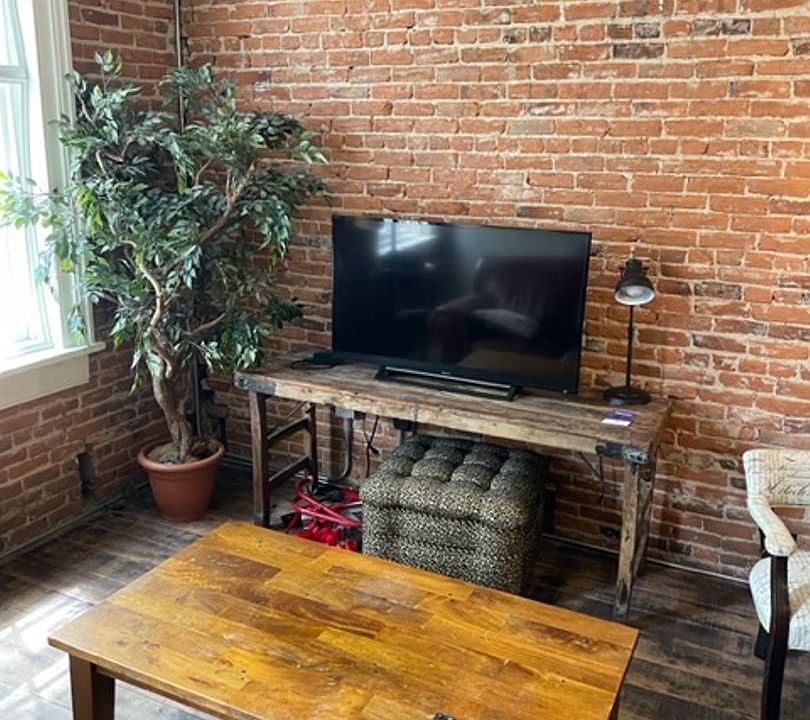 1st image of 101 S Wayne St #6EB550593