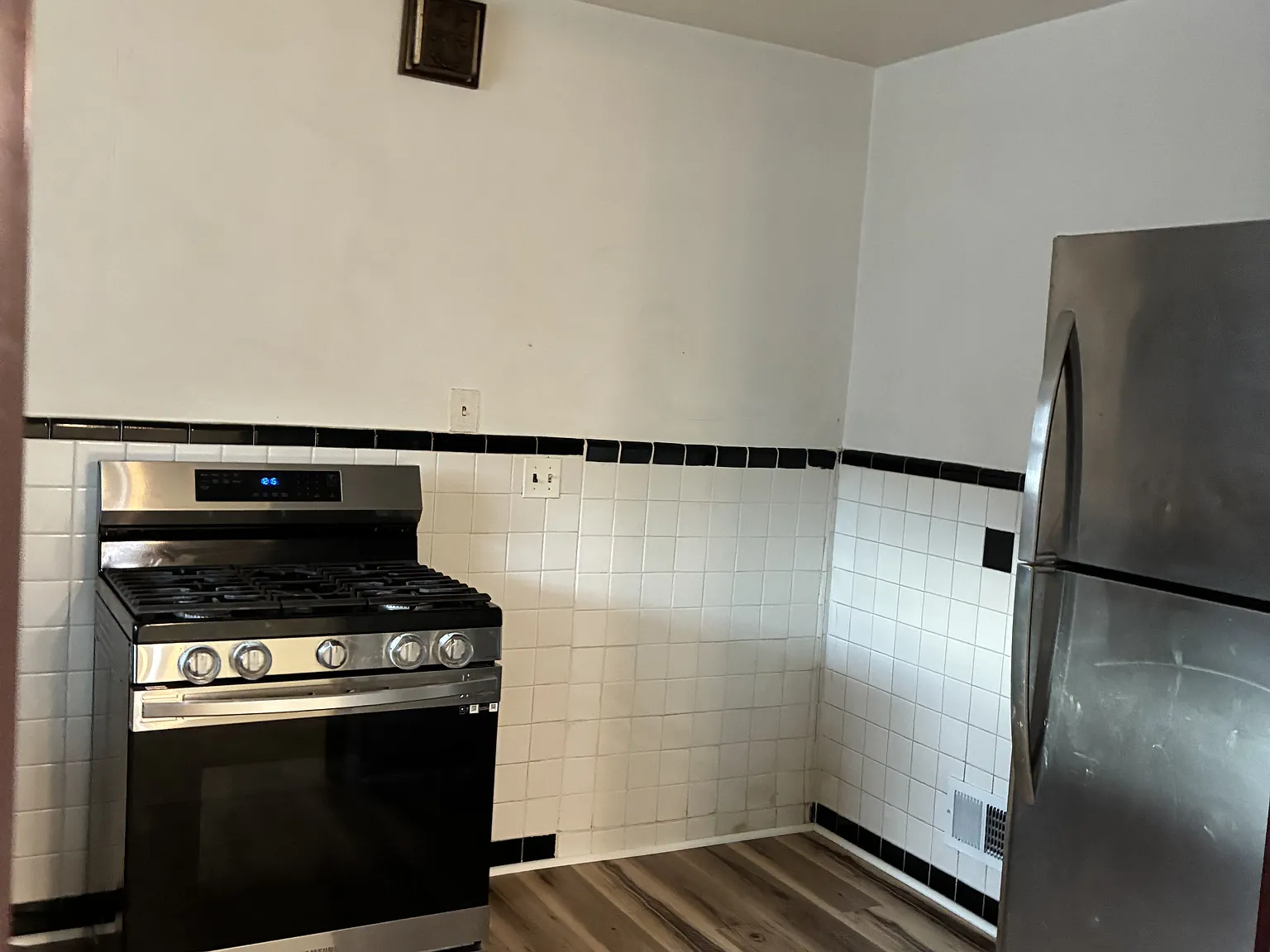 2 bed, 1100 sqft, $1,450 — Photo 1