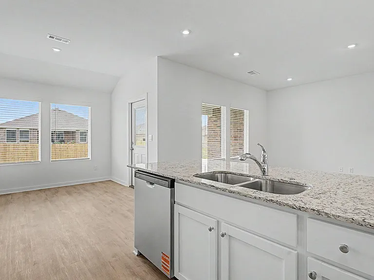 3070 Rosalee Ln — Photo 6