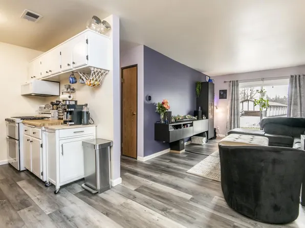 W158N11175 Legend AVENUE #4, Germantown, WI 53022