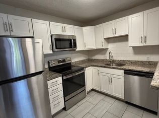 282 Grove St #3L, Auburndale, MA 02466