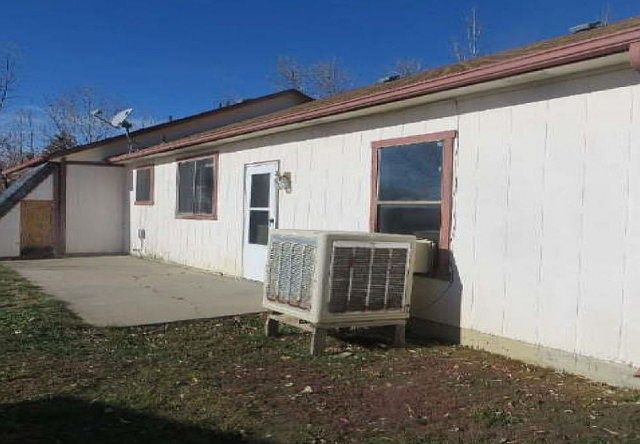 2nd image of 1190 23rd St SW