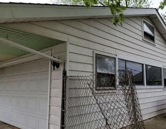 2nd image of 411 S Forest Ave