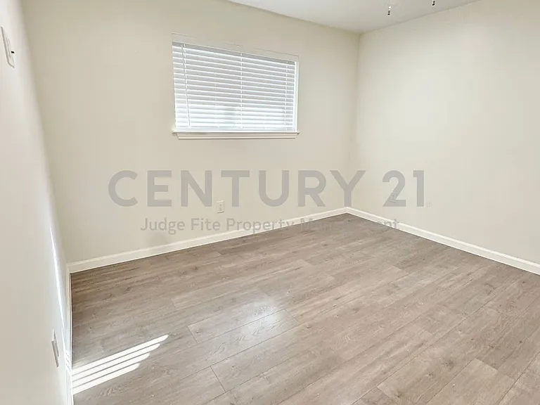 5010 San Jacinto St #201 — Photo 9