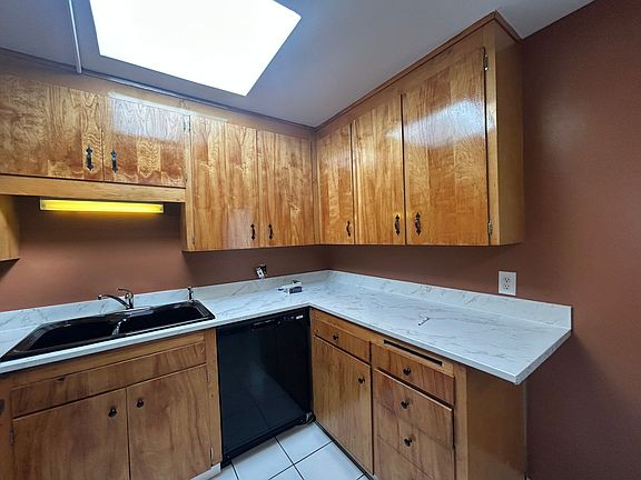 5th image of 12025 32nd Ave NE APT 6