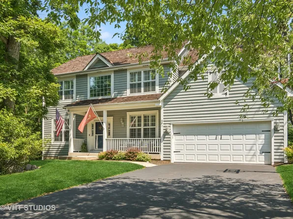 691 Catalina Ct, Lindenhurst, IL 60046