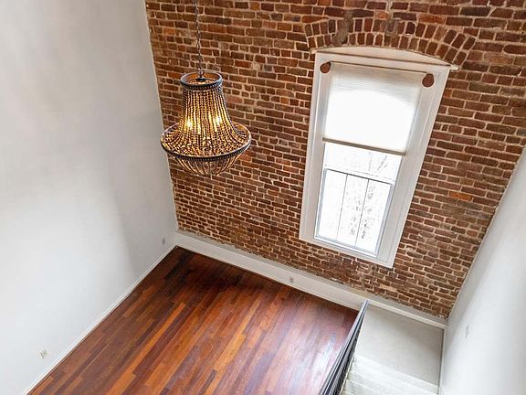 4th image of 3 Queen St APT 302
