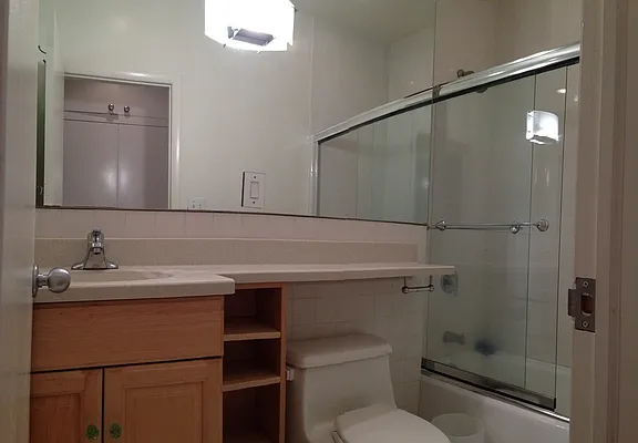 Rented by Moises Farhart, LREB | media 3