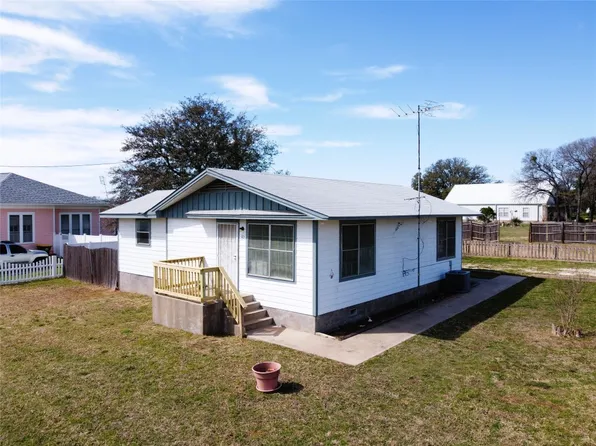 103 S Greenbriar Rd, Whitney, TX 76692