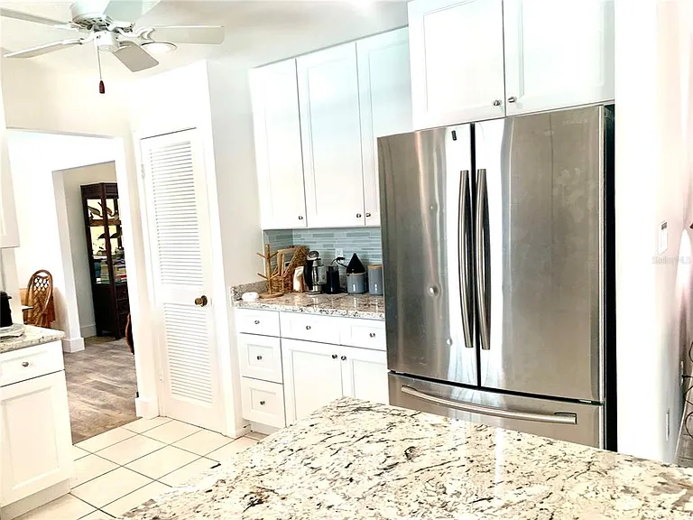 1714 Meadowood St — Photo 37