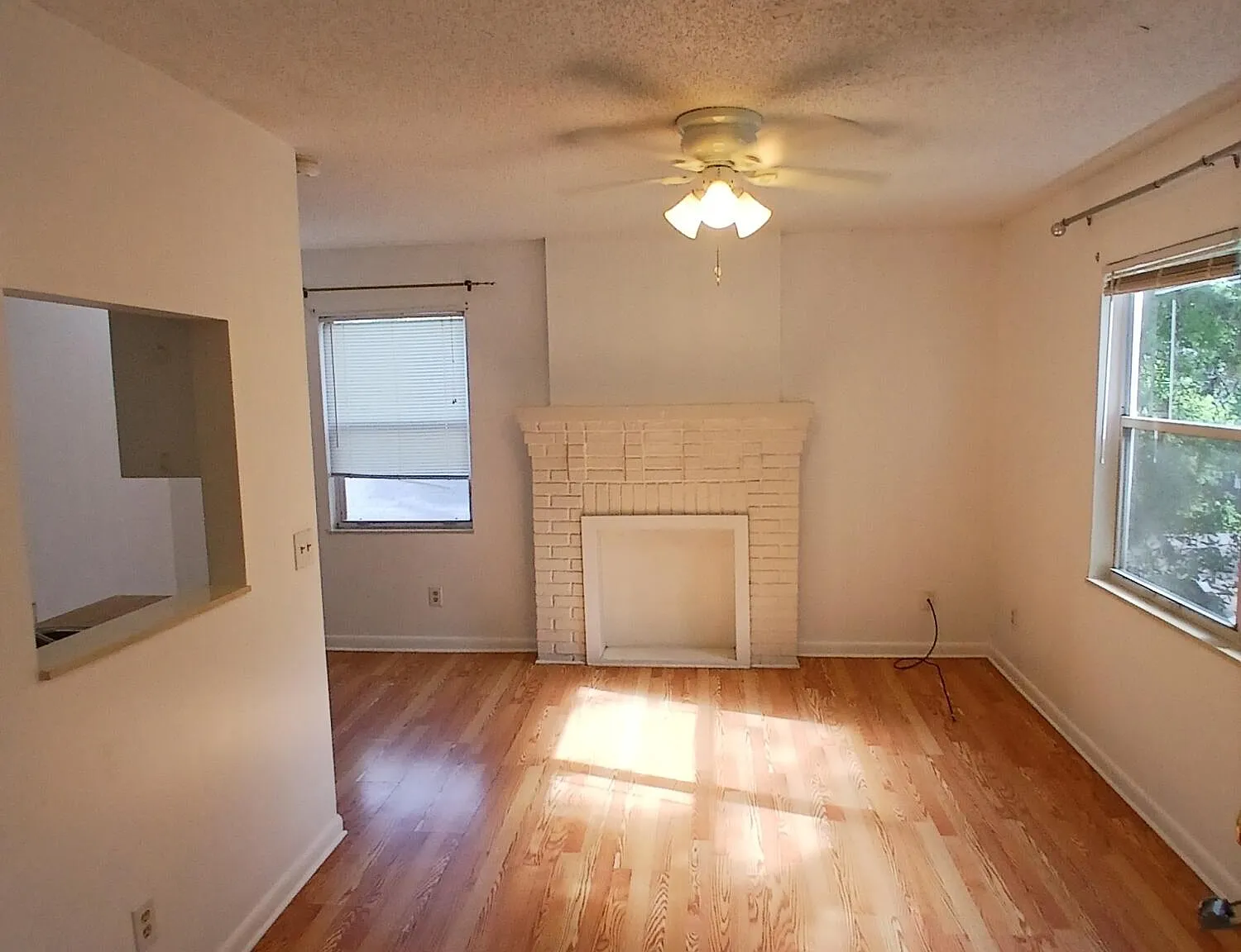 1 bed, 1.0 bath, 2183 sqft, $1,250 — Photo 3