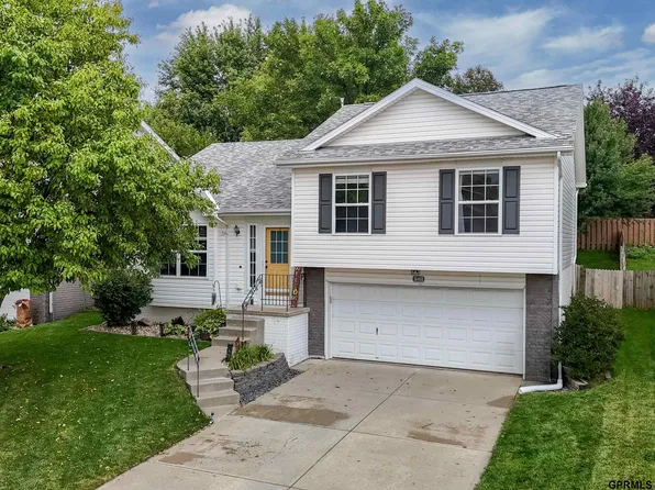 16468 Yates St, Omaha, NE 68116