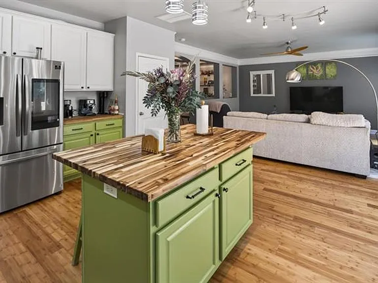 221 Allenbrooke Dr — Photo 10