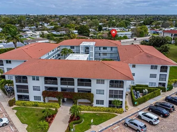 5 High Point CIR W #308, NAPLES, FL 34103