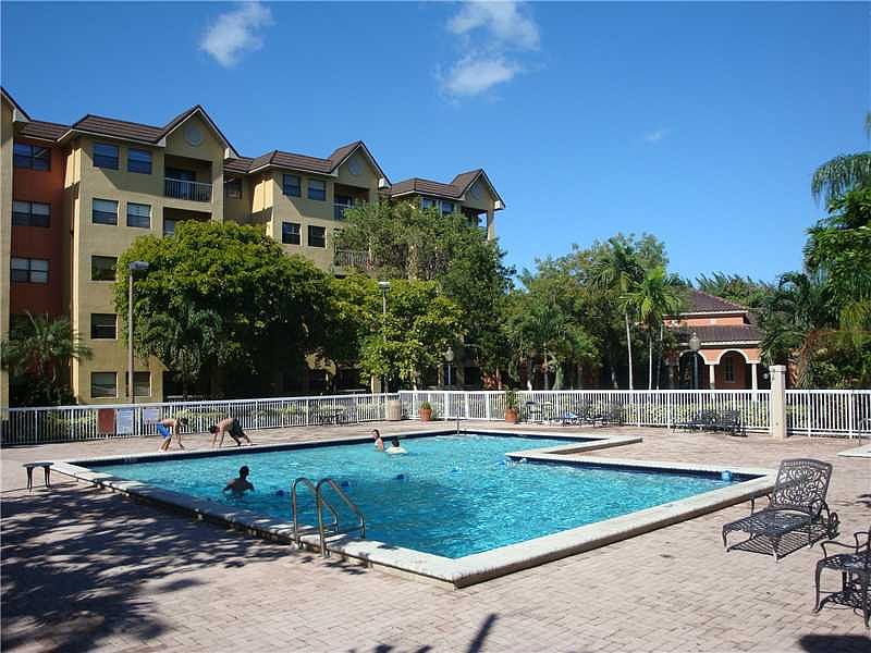 1st image of 8290 Lake Dr APT 220