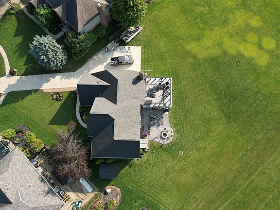 3rd image of 350 Pebble Brook Cir