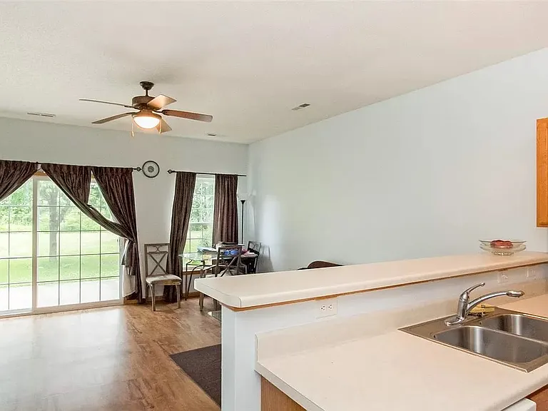 73 Primrose Ct — Photo 6