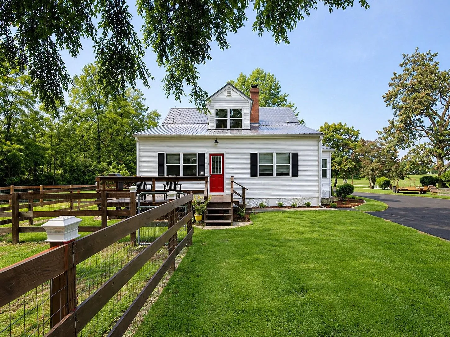 4 bed, 1981 sqft, $2,700 — Photo 4