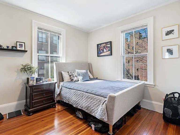 14 Gloucester St #3B — Photo 7