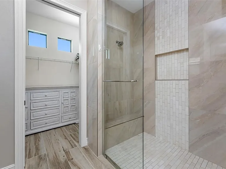 212 Rotonda Blvd E — Photo 14