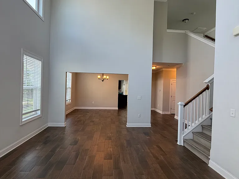 2709 Scarecrow Way — Photo 4
