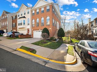 6365 Regal Oak Dr, Springfield, VA 22152
