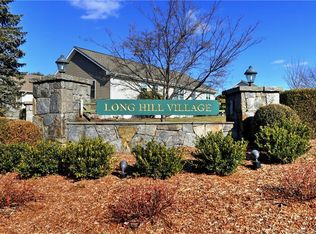 18 Cider Mill Ln, Trumbull, CT 06611