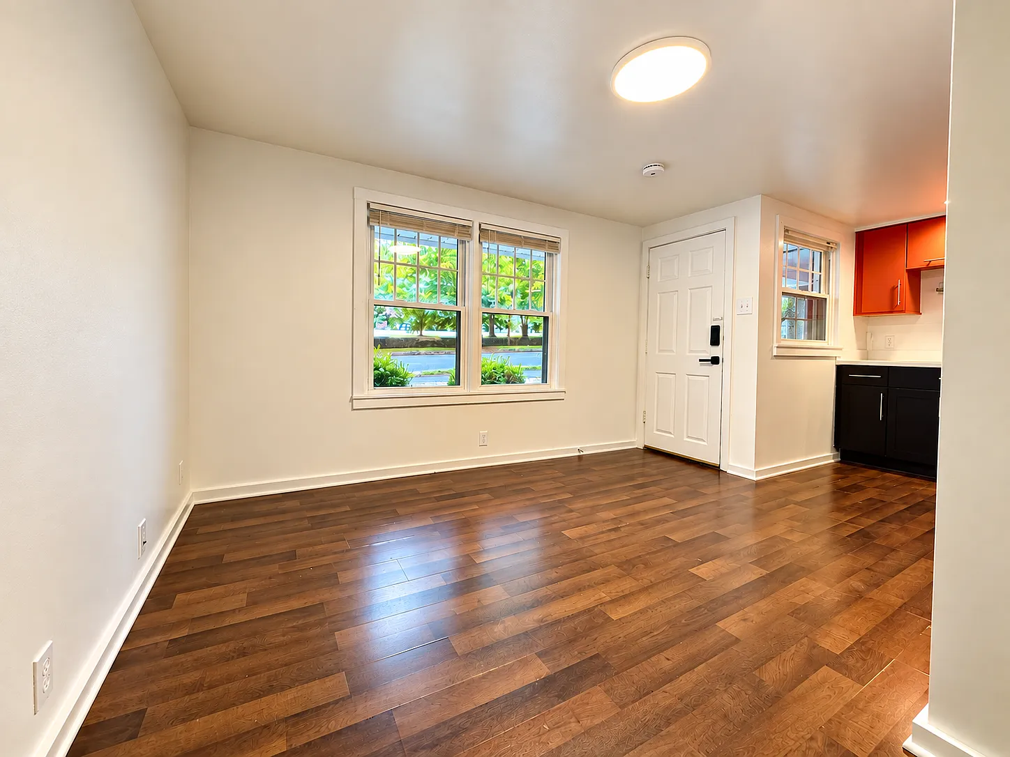 1 bed, 700 sqft, $1,500 — Photo 2