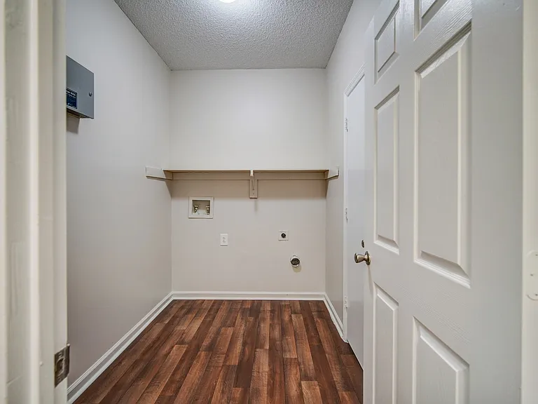 Bristol Park Apartment Homes — Photo 44