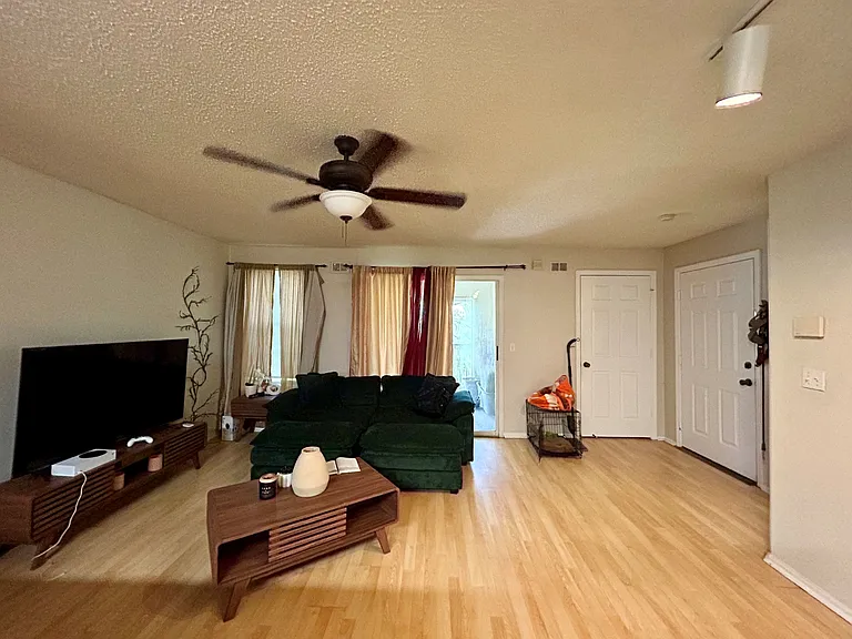 2203 Yankee Pl #427 — Photo 3