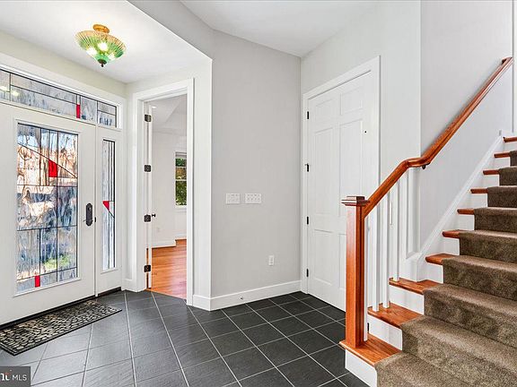 5th image of 5321 43rd St NW