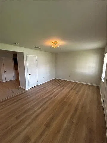 1 bed, 1.0 bath, 600 sqft, $875 — Photo 2