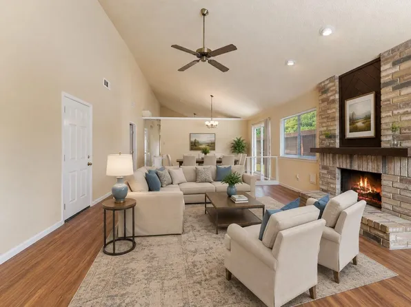 12046 N Fairhollow Ln, Houston, TX 77043