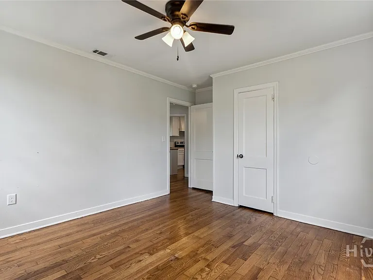 2032 Beech St — Photo 15