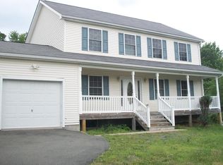 512 Clearview Dr, Long Pond, PA 18334
