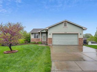 1724 N Amber Ridge Pl, Derby, KS 67037