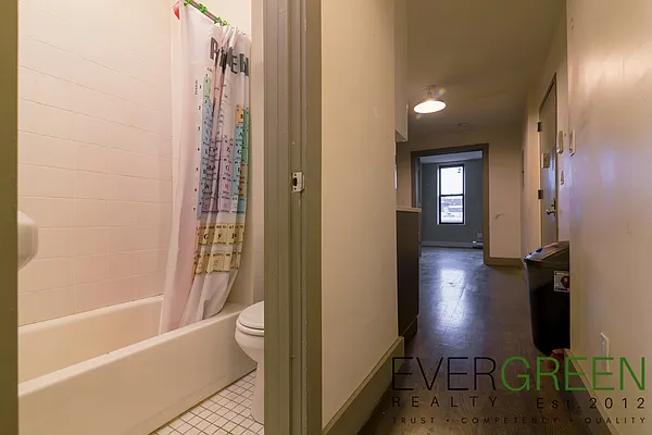 Rented by Evergreen Apartments BK | media 8
