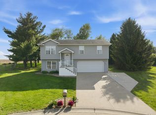 3 Kimberly Ct, Danvers, IL 61732